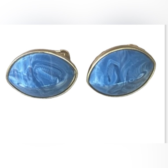 NWOT-Avon Gold Tone and Blue Stone Clip On Earrings - Picture 1 of 4